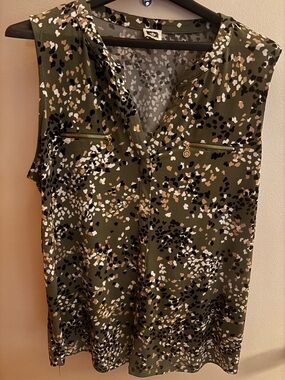 Anne Klein Sleeveless V-Neck Print Shell Top - Olive Green